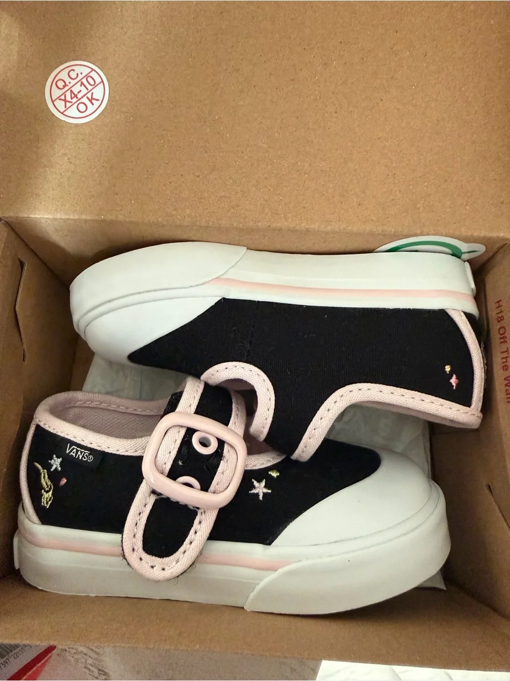 Vans Kids Mary Jane Slip-On in Black & Light Pink